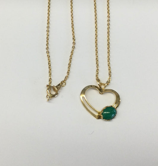 Malachite pendant with chain