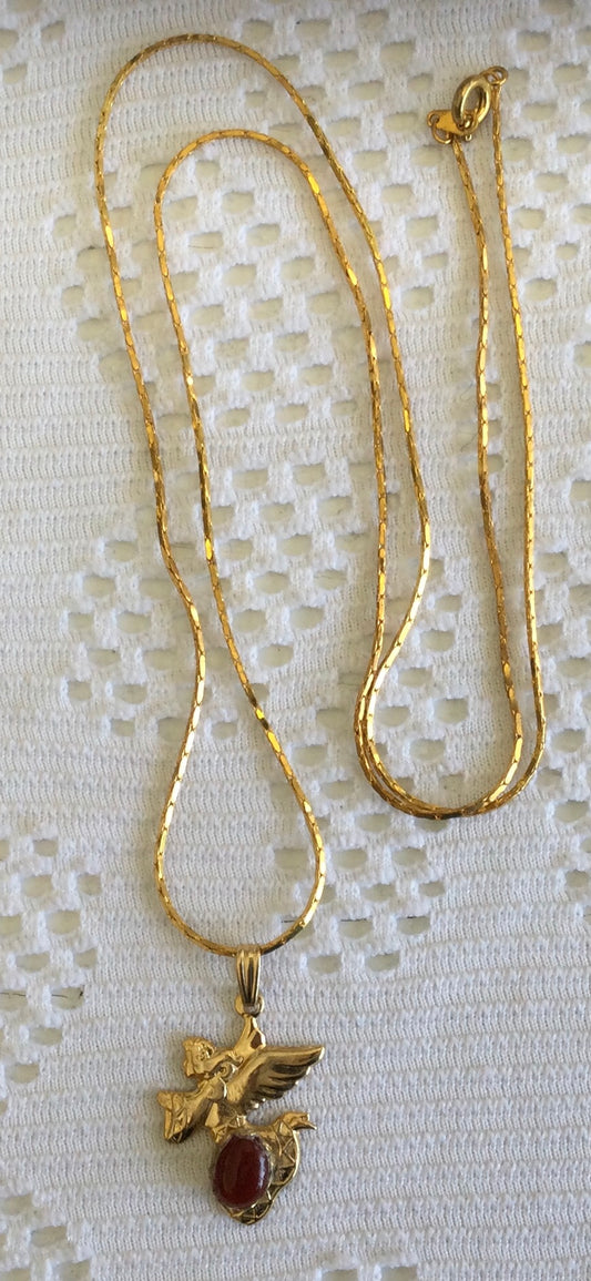 Carnelian pendant with chain