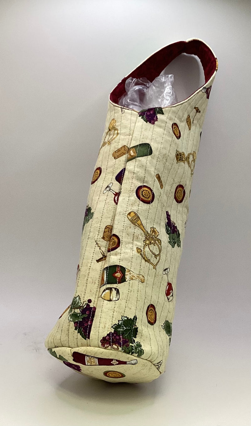 Quilted wine bottle carrier
