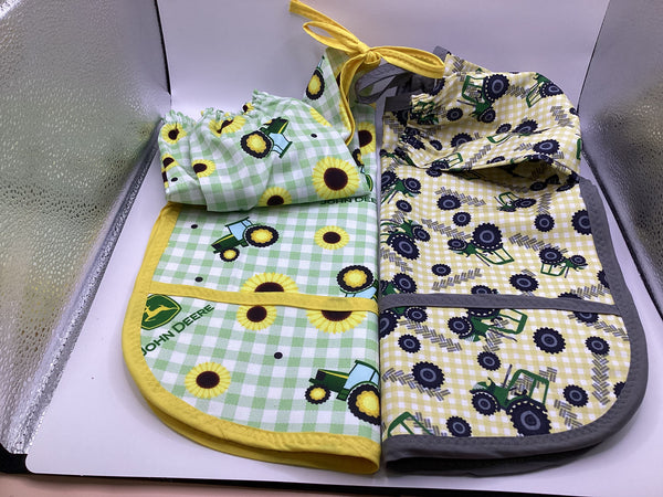 Child’s Bib with Sleeves