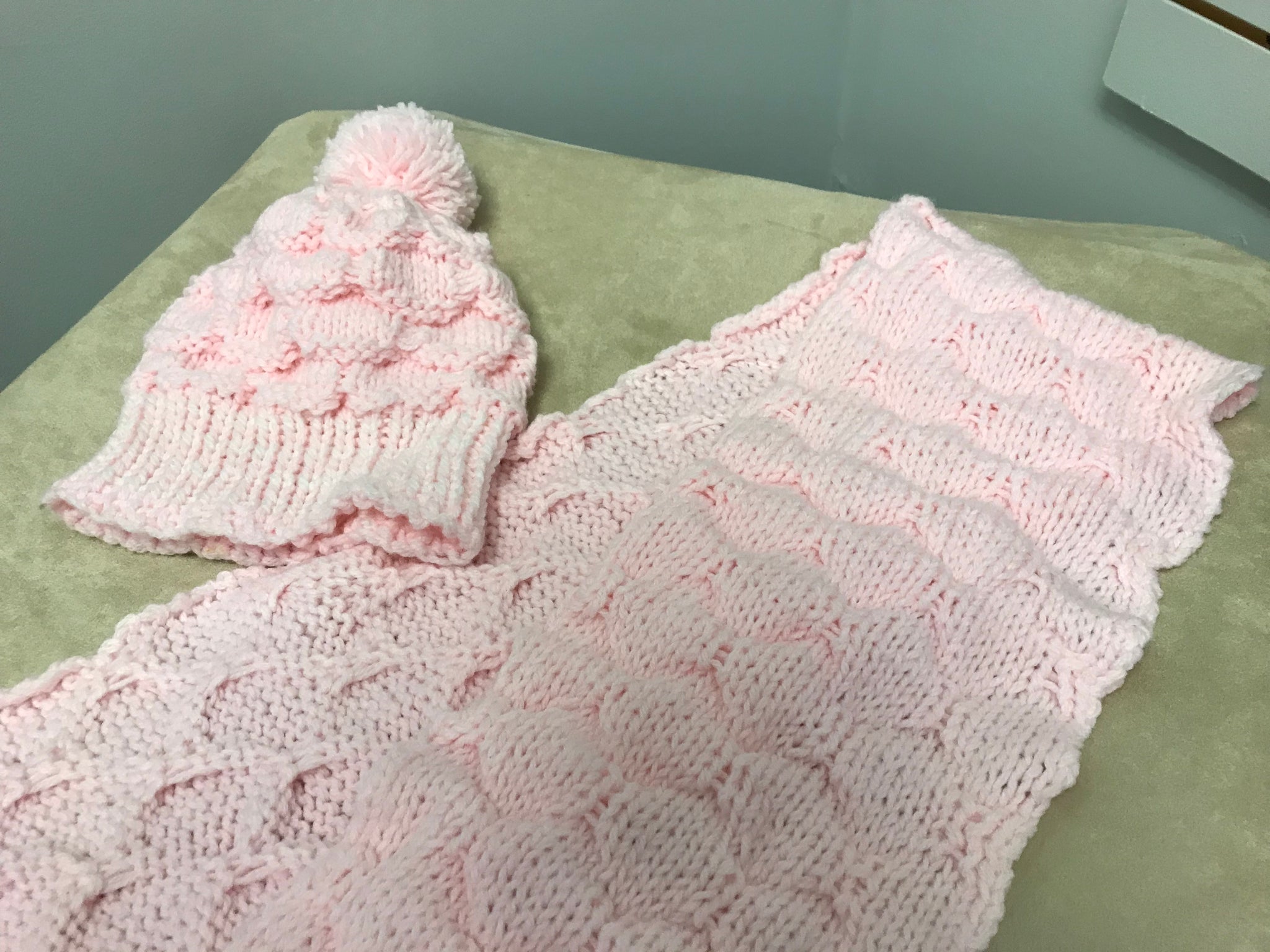 Pink hat/scarf