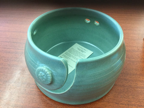 Yarn bowl by Diane Béland