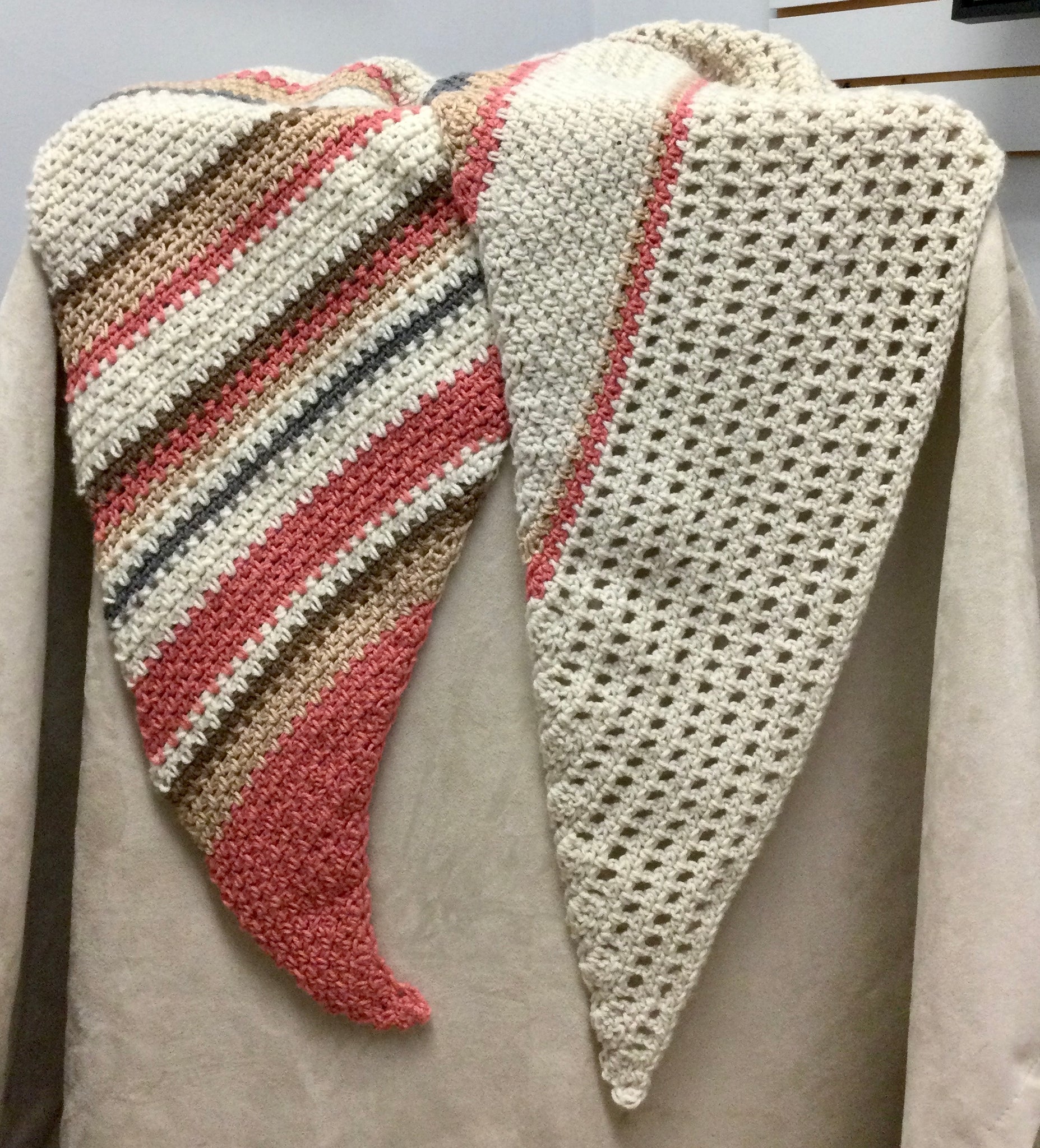 Shawl JB22-08