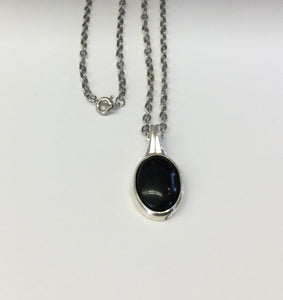 Onyx pendant with chain