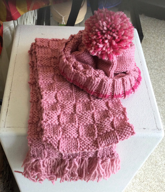 Knitted hat and scarf adult by Doris Craft