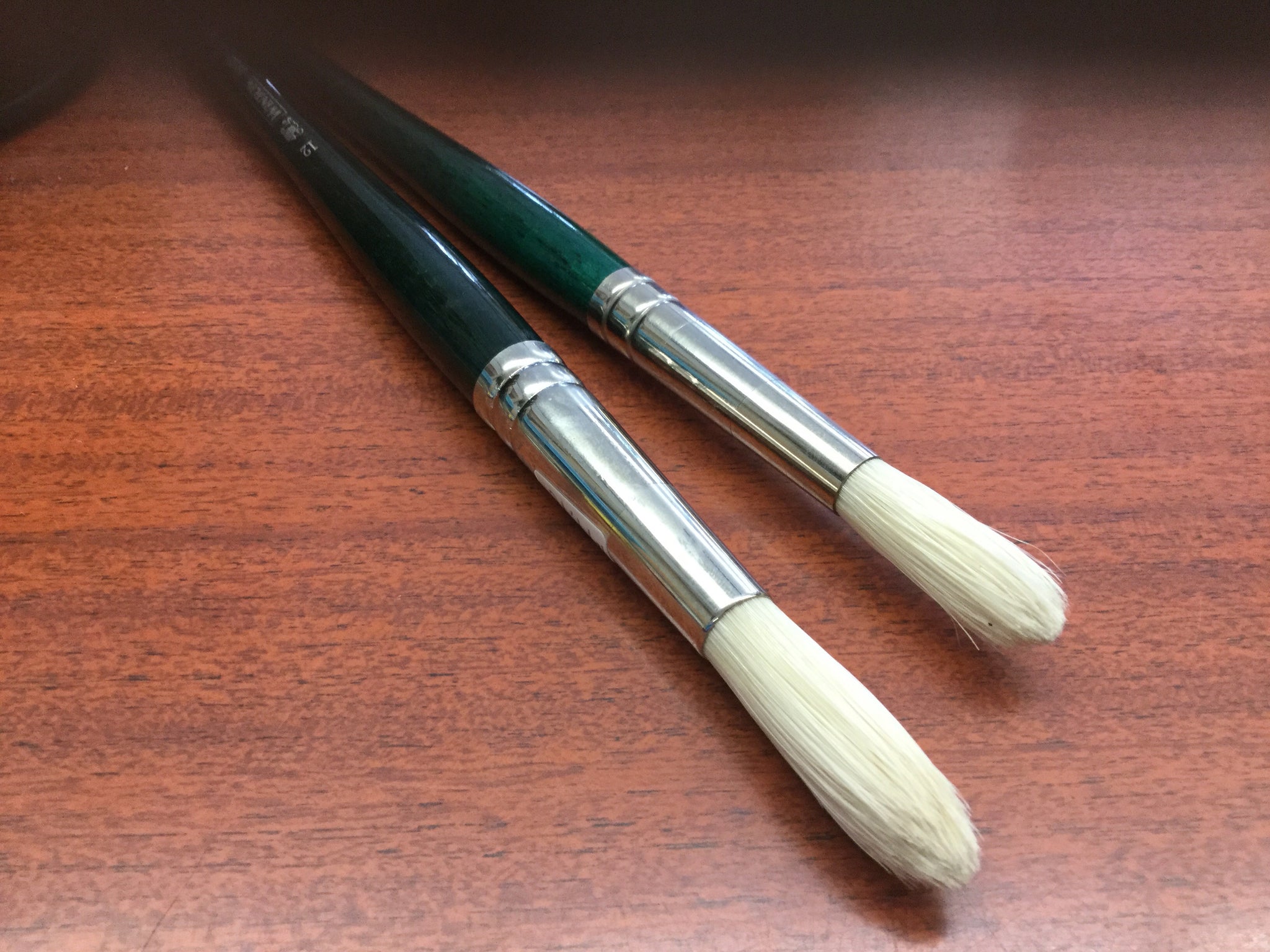 Winsor & Newton round hog brush