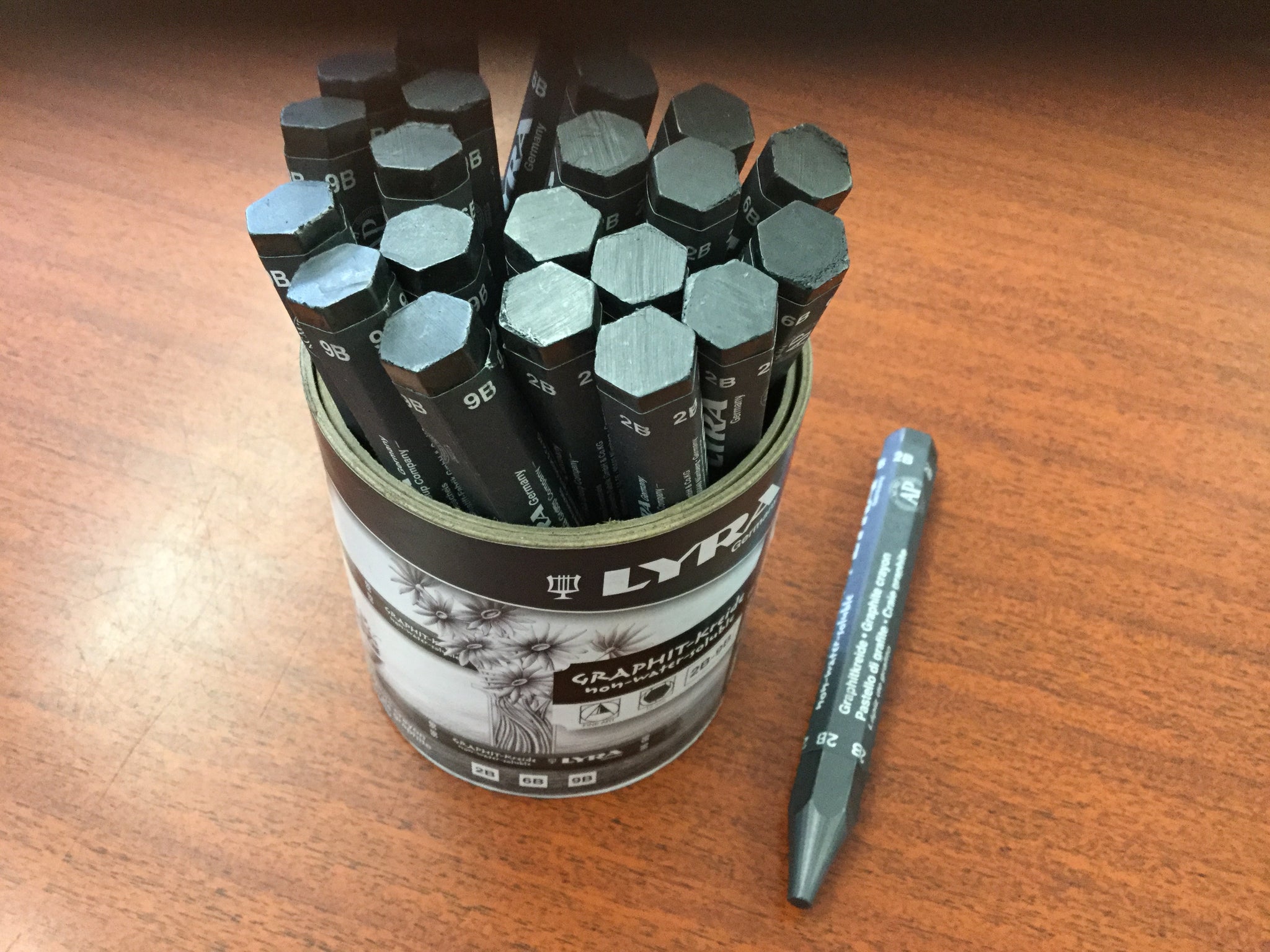 Lapices Acuarelables Lyra Water-Soluble Graphite Crayon (6B