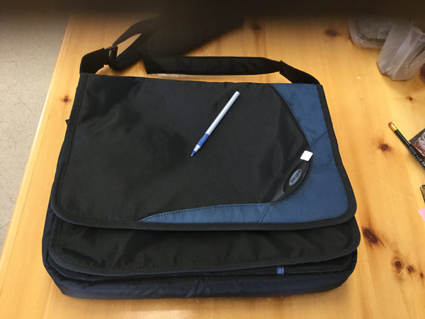 Targus Art bag 16”x13” with shoulder strap