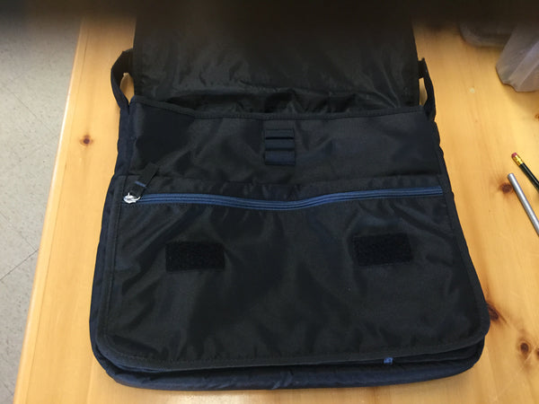 Targus Art bag 16”x13” with shoulder strap